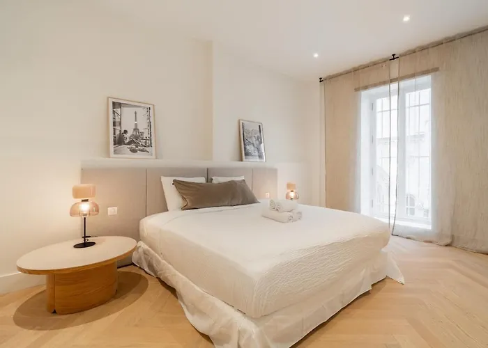 Luxury Of 140 Sqm アパート パリ