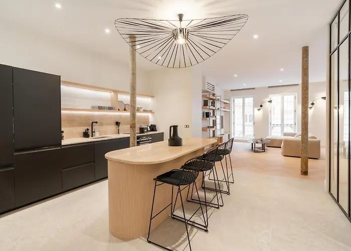 Luxury Of 140 Sqm アパート パリ